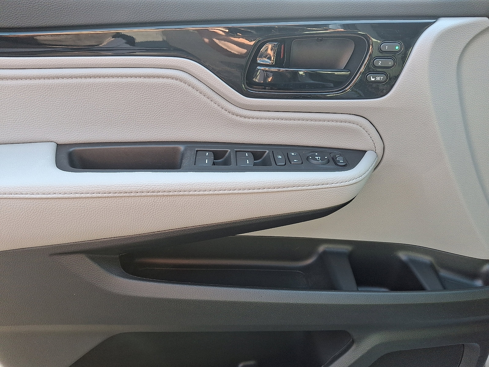 2023 Honda Odyssey Touring photo 11