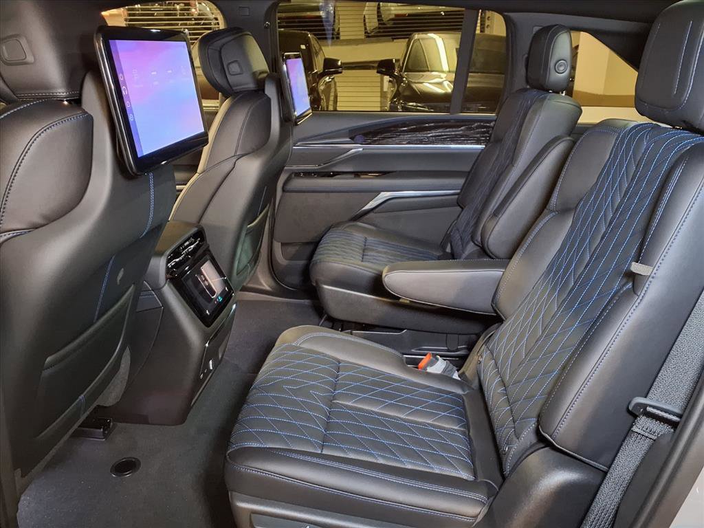 2026 Cadillac Escalade IQ Sport photo 13