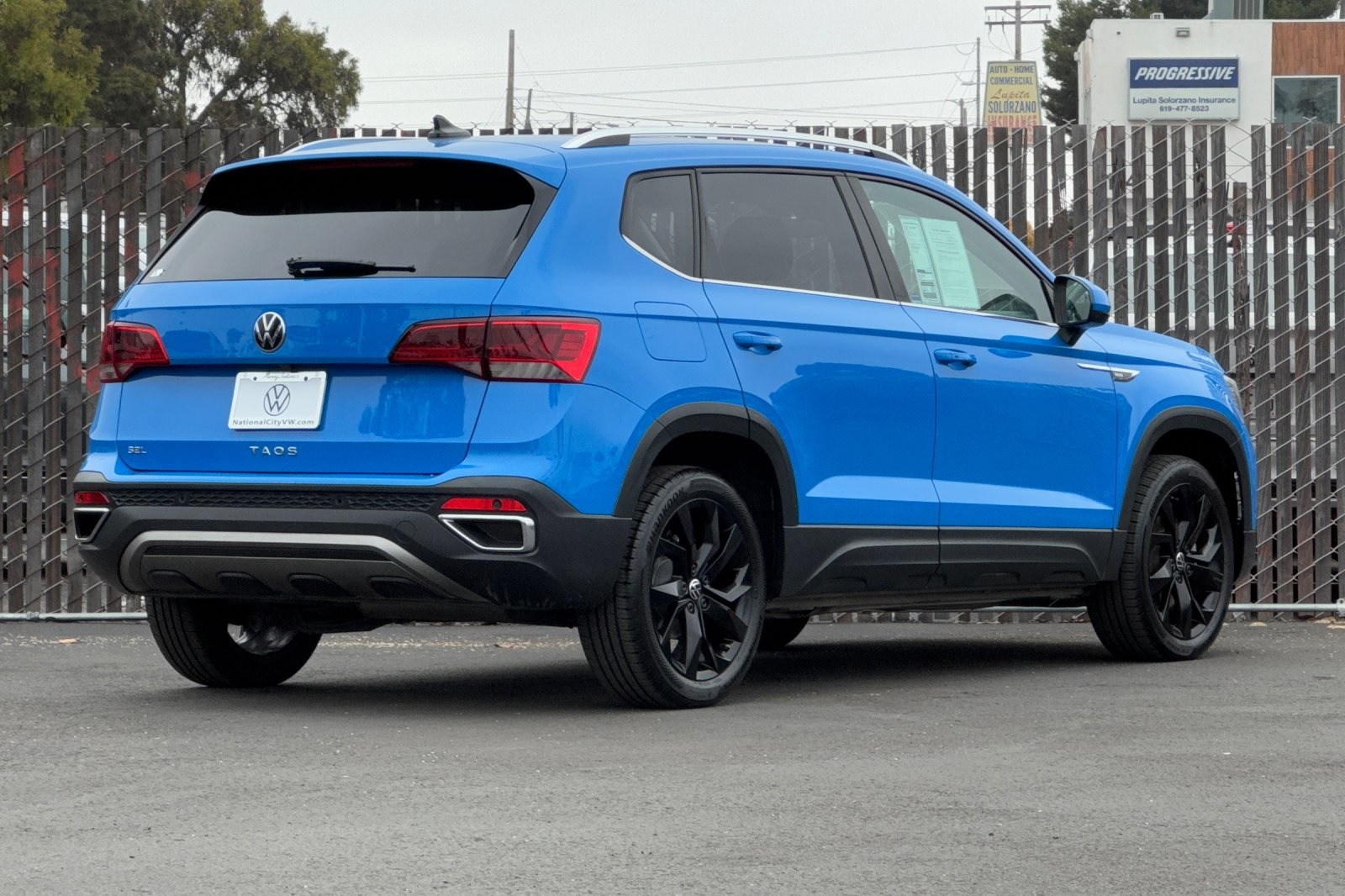 2022 Volkswagen Taos SEL photo 4