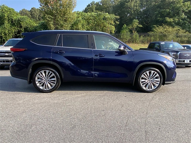 2021 Toyota Highlander Platinum photo 2
