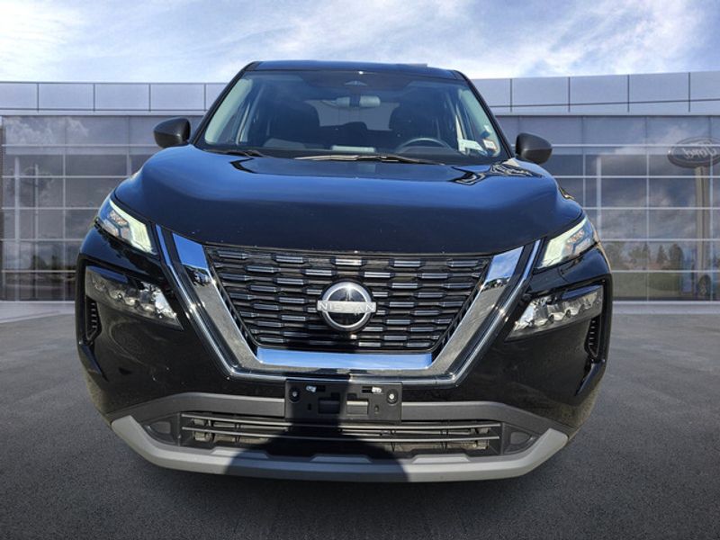 2023 Nissan Rogue S photo 2