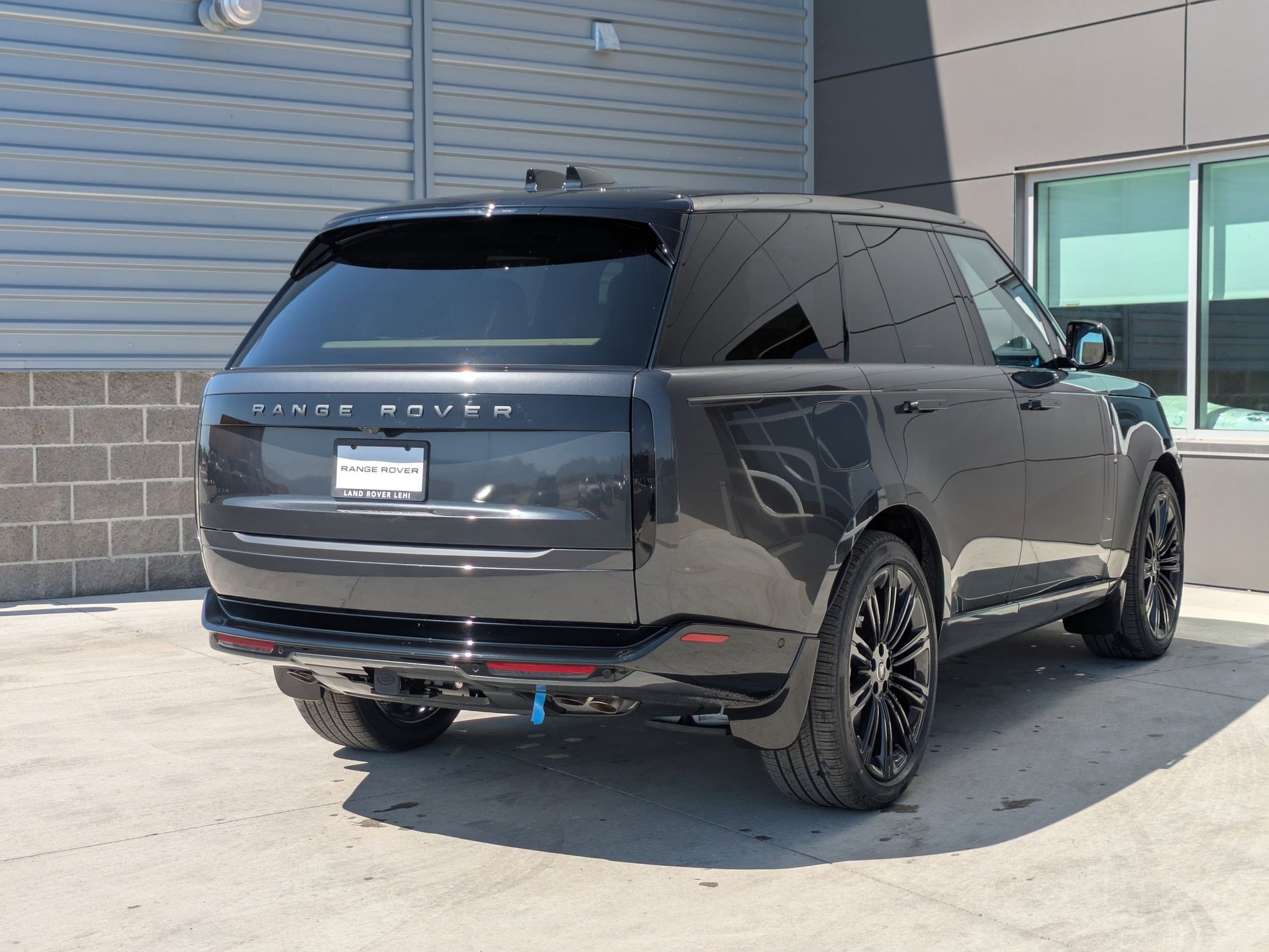 2025 Land Rover Range Rover SE photo 2