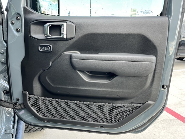2025 Jeep Wrangler Rubicon photo 22