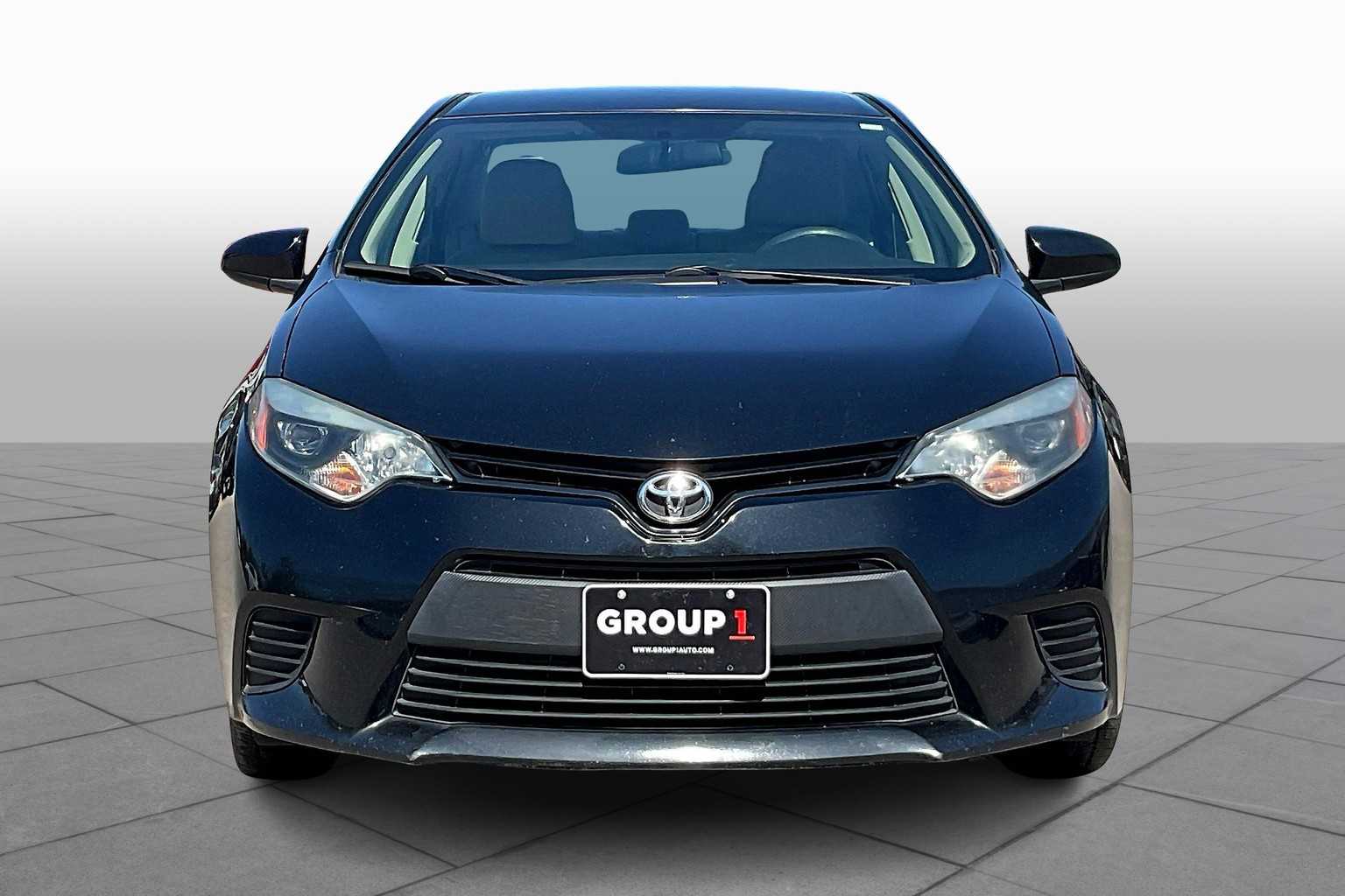 2014 Toyota Corolla LE photo 3