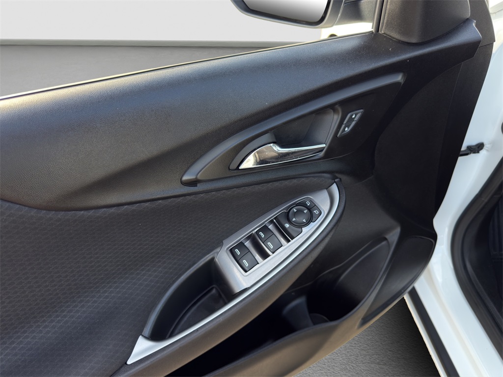 2023 Chevrolet Malibu 1LT photo 12