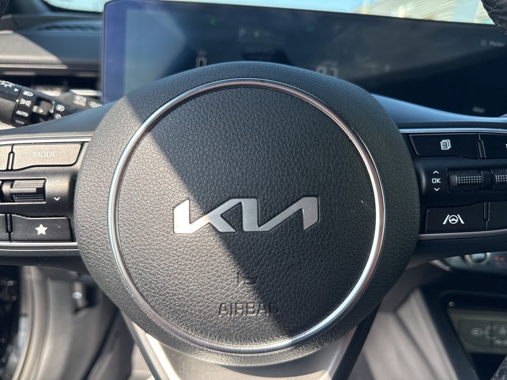 2025 Kia K5 GT-Line photo 16