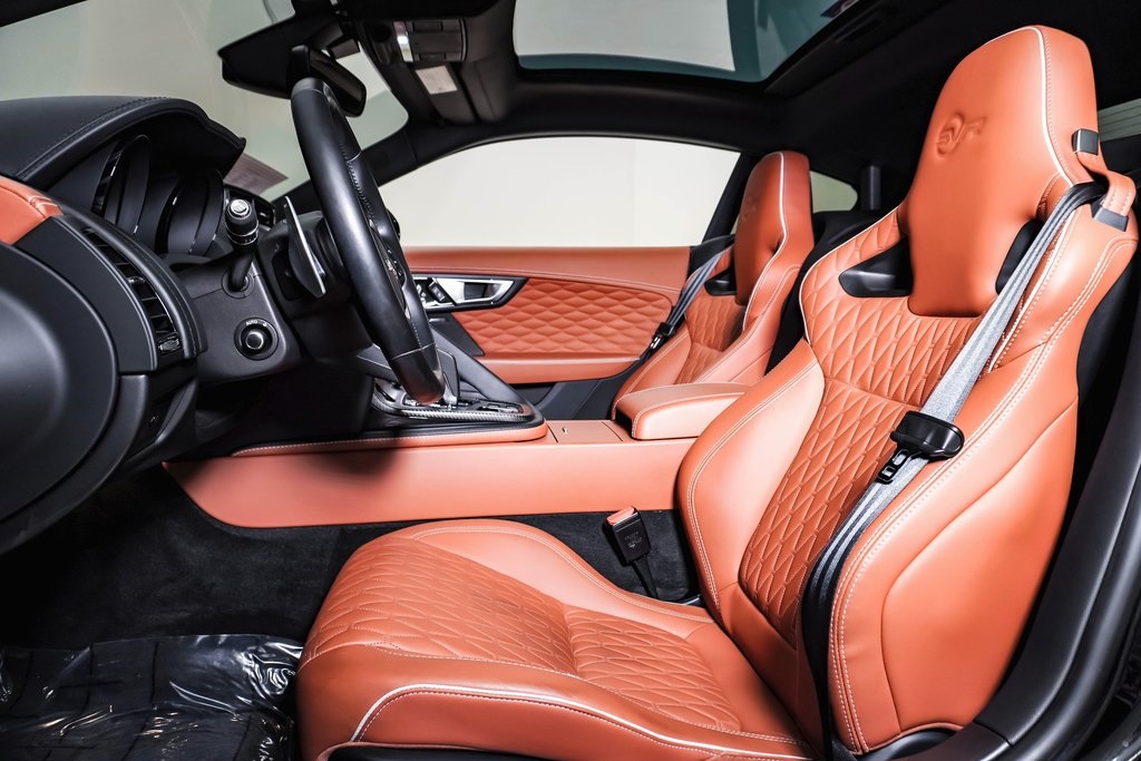 2017 Jaguar F-TYPE SVR photo 15