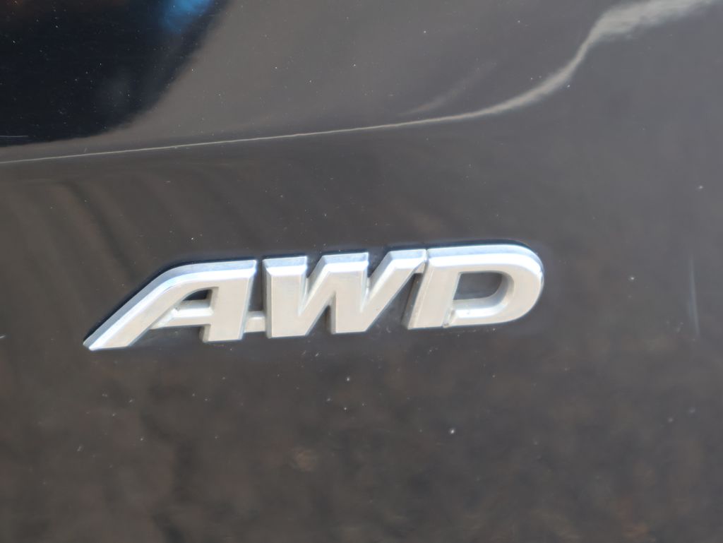 2020 Toyota RAV4 Hybrid Limited photo 2