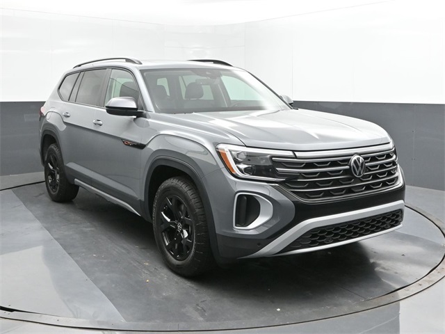 2025 Volkswagen Atlas Peak Edition SE photo 18