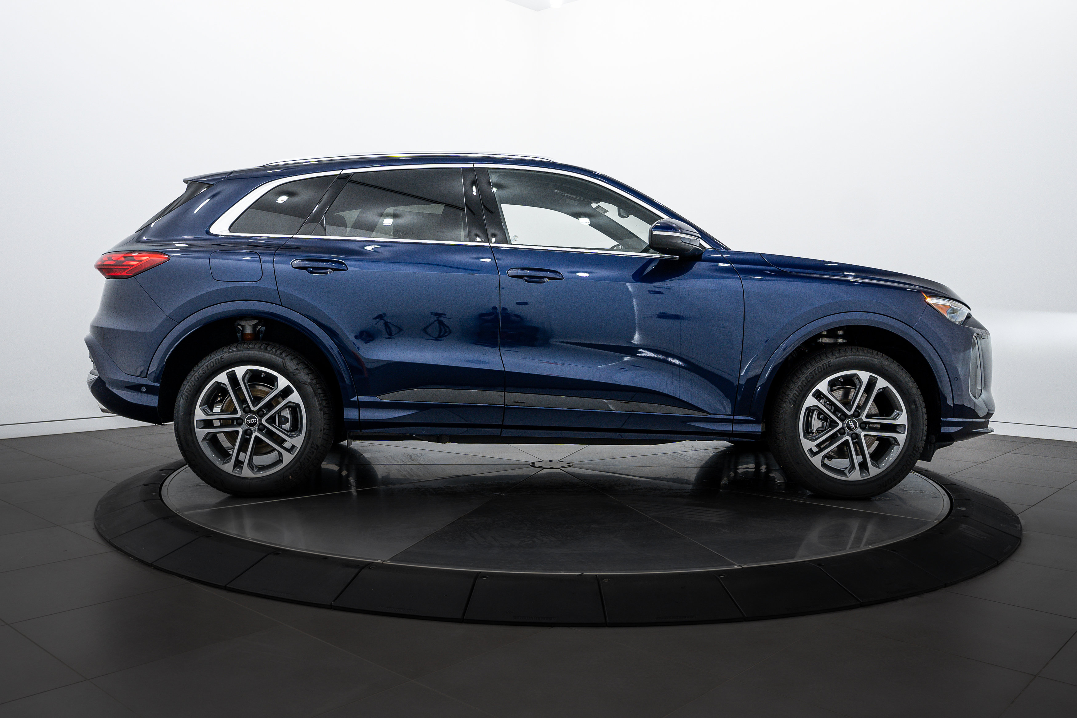 2025 Audi Q5 Premium Plus photo 2