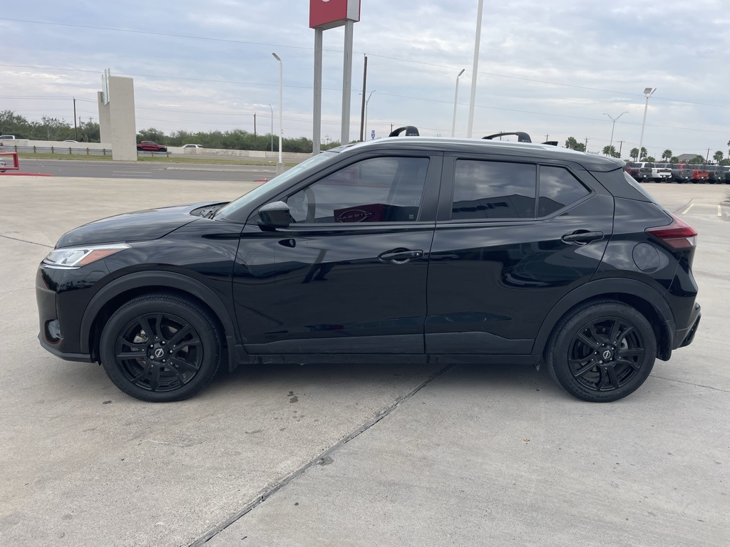 2023 Nissan Kicks SV photo 2
