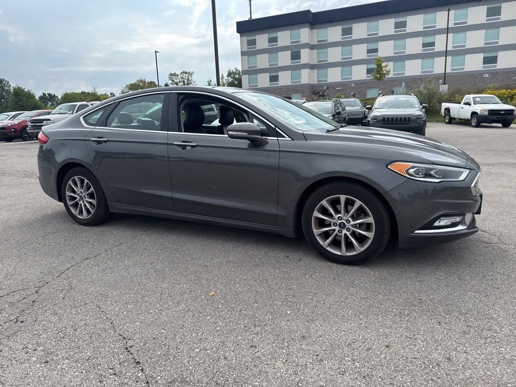 2017 Ford Fusion SE photo 18