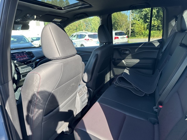 2023 Honda Ridgeline Black Edition photo 13