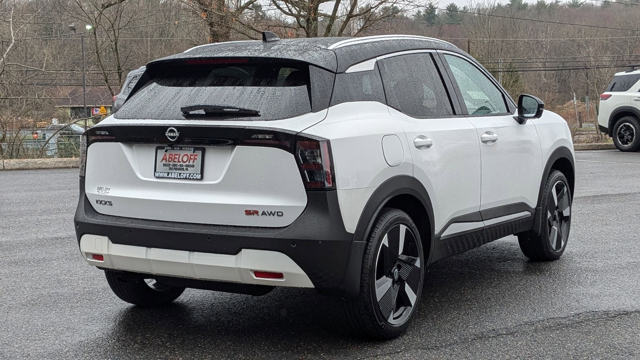 2025 Nissan Kicks SR photo 4