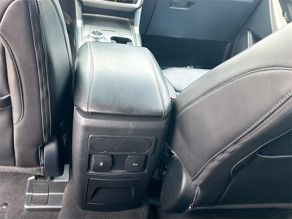 2023 Ford Explorer XLT photo 20