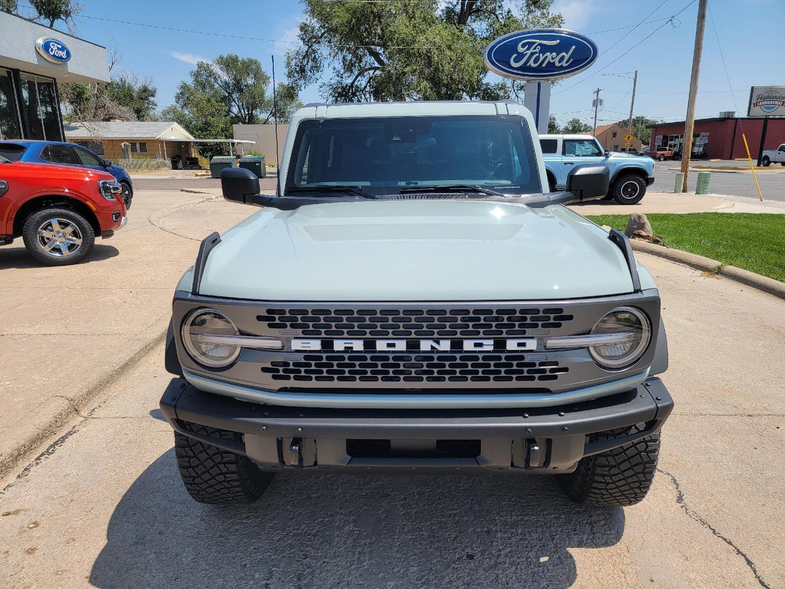 2024 Ford Bronco Badlands photo 3