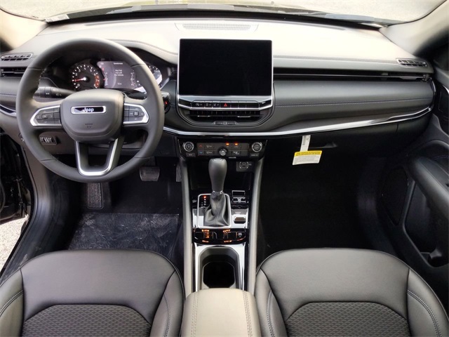 2026 Jeep Compass Latitude photo 17