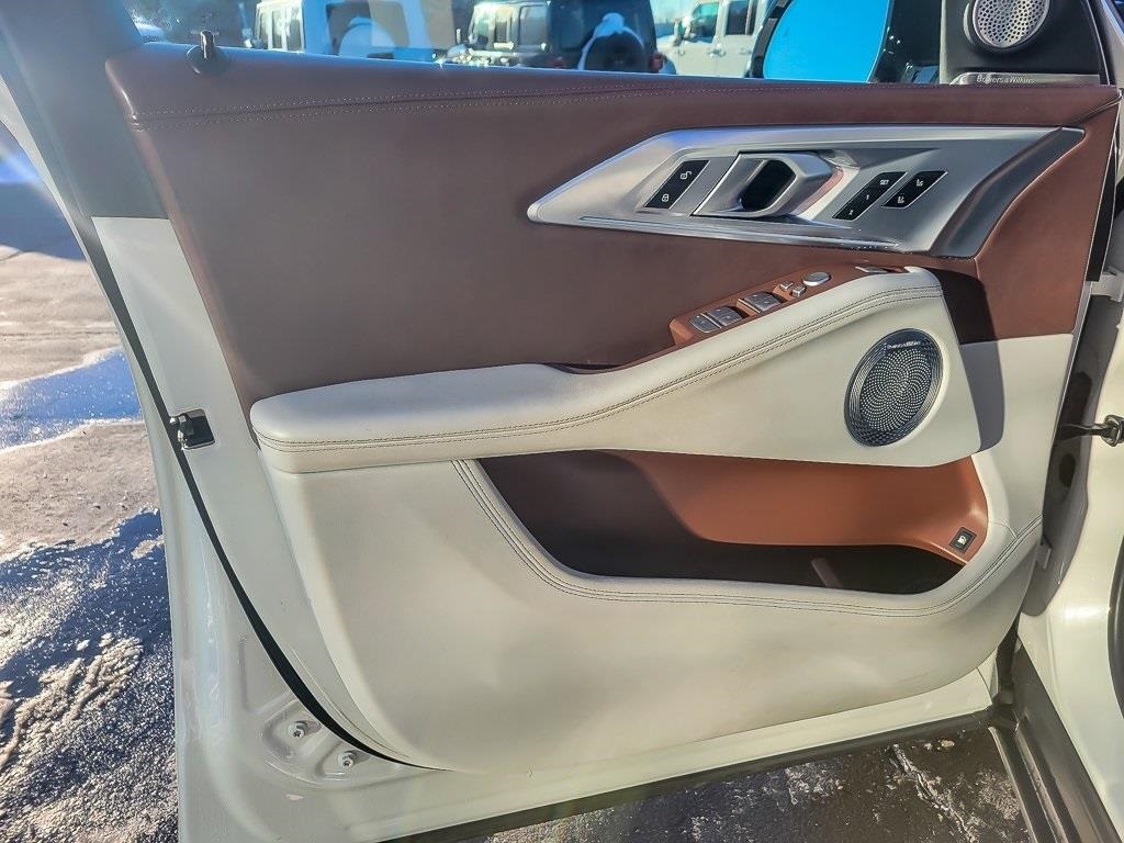 2023 BMW XM BASE AWD - Image 16