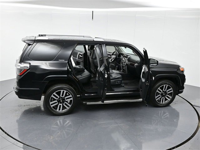 2018 Toyota 4Runner SR5 photo 46