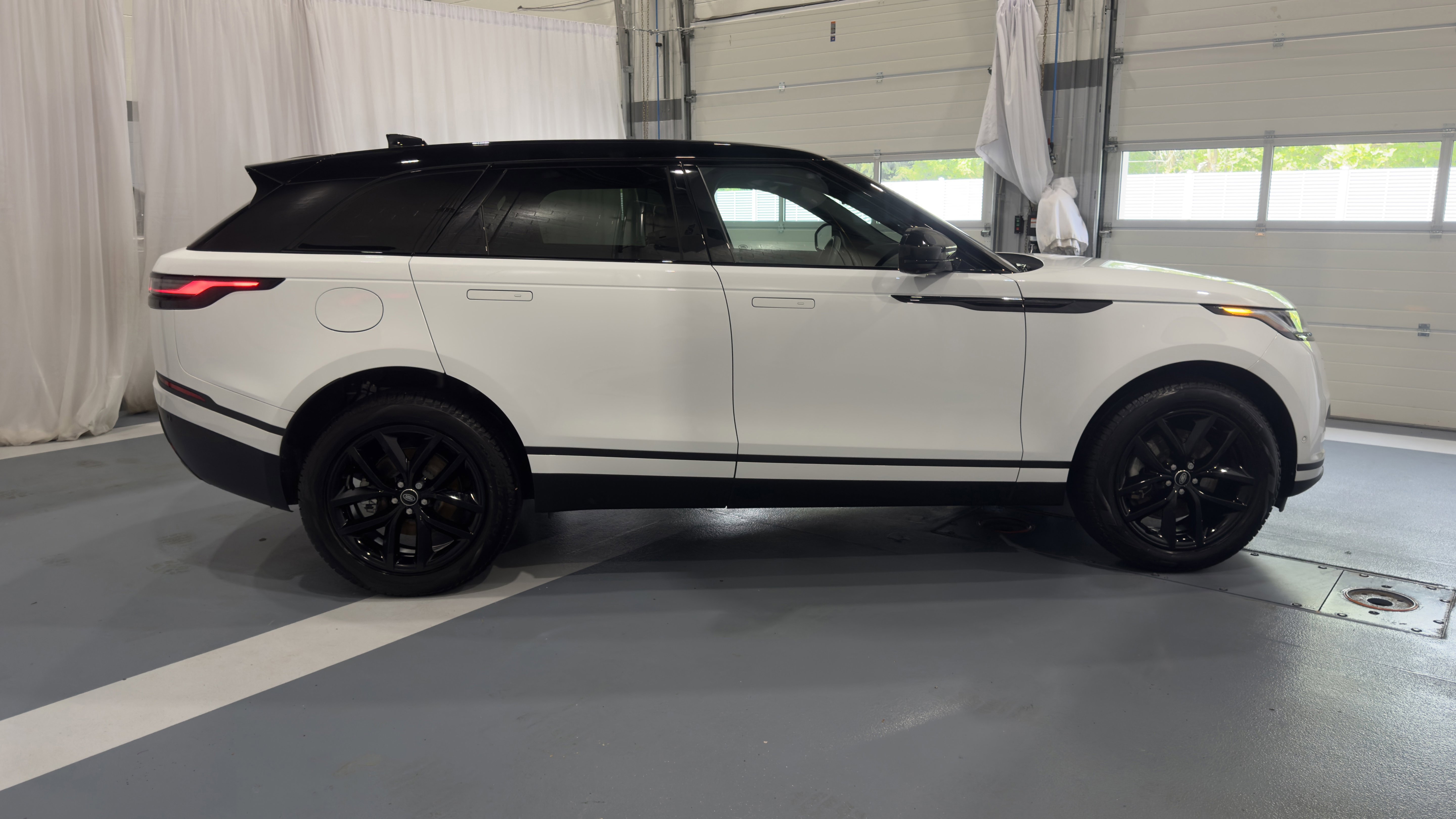 2025 Land Rover Range Rover Velar S Velar photo 6