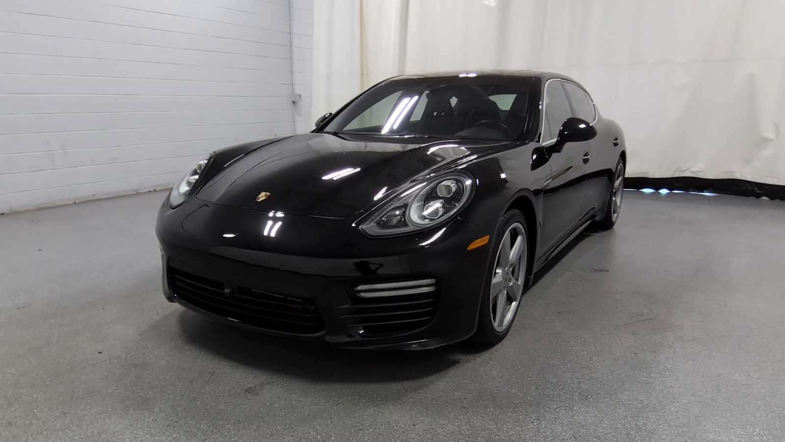 2014 Porsche Panamera Turbo Executive photo 2