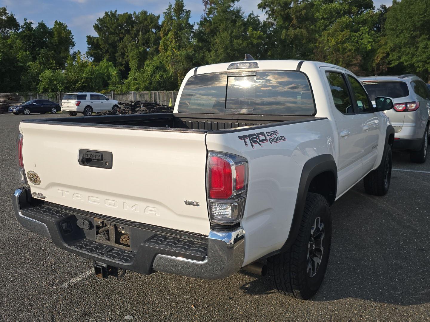 2022 Toyota Tacoma TRD photo 5