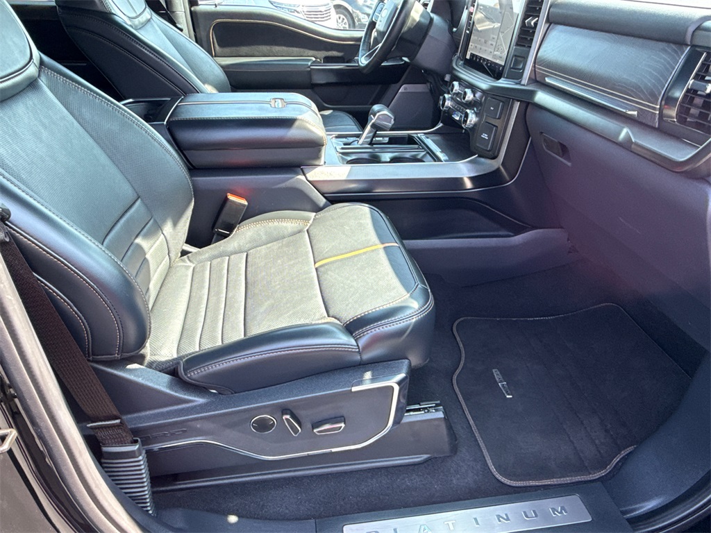 2023 Ford F-150 Platinum photo 12