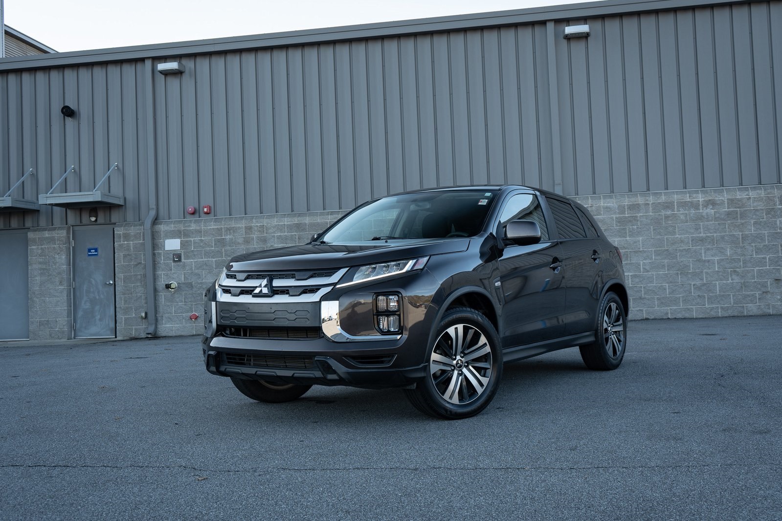 2020 Mitsubishi Outlander Sport ES's photo