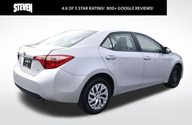 2017 Toyota Corolla LE photo 4