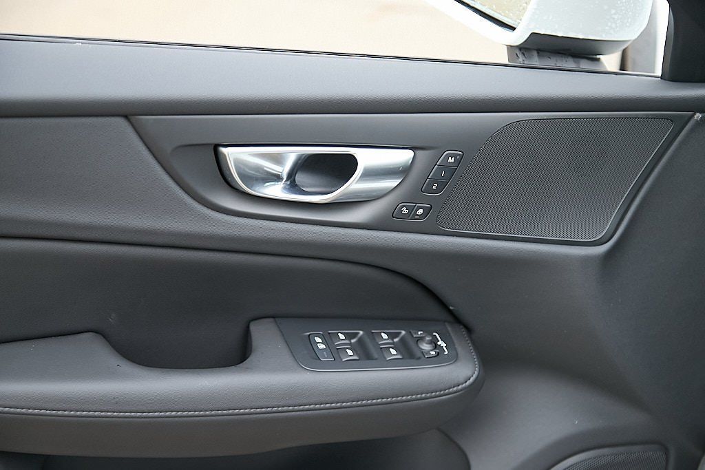 2026 VOLVO V60CC - Image 10