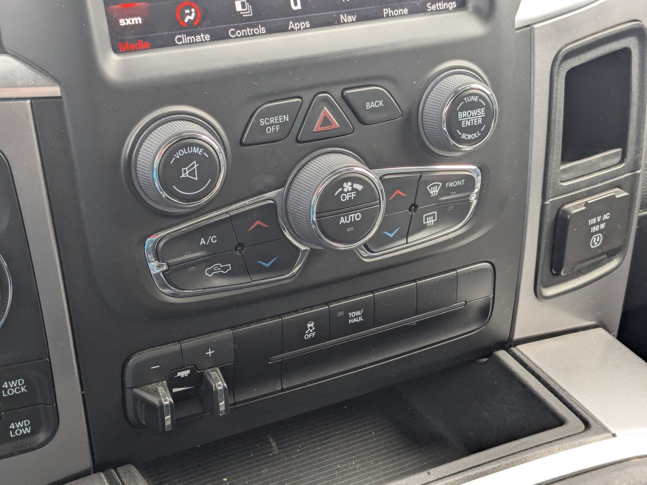 2023 Ram 1500 Classic SLT photo 20
