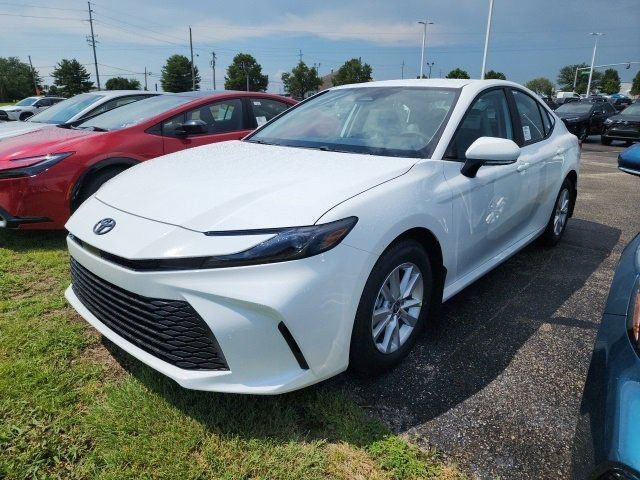 2025 Toyota Camry LE photo 3