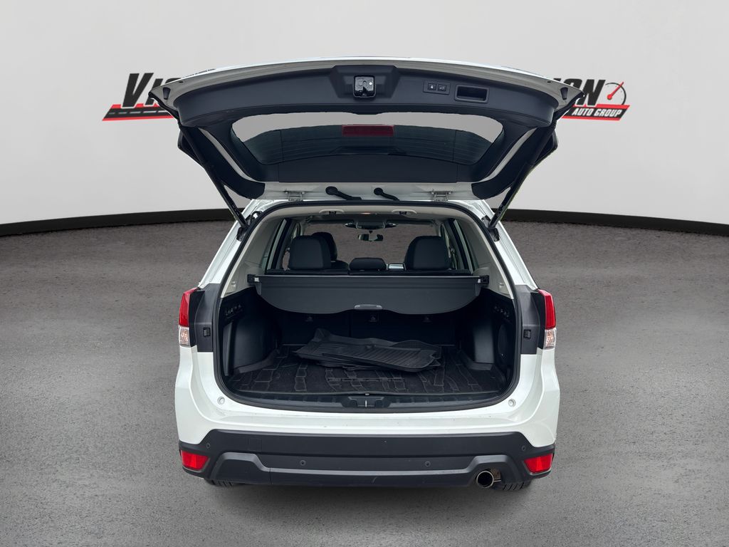 2022 Subaru Forester Limited photo 10