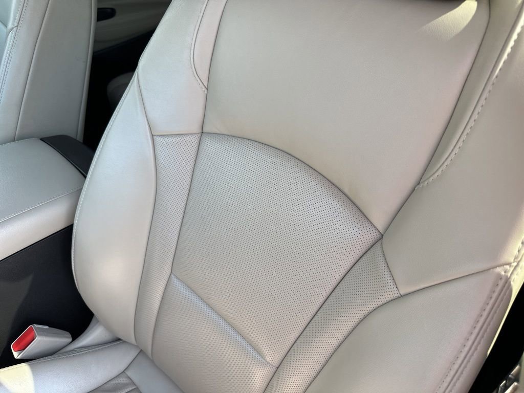 2021 Buick Enclave Essence photo 3