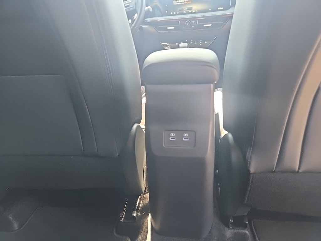 2026 Nissan Kicks SR photo 27