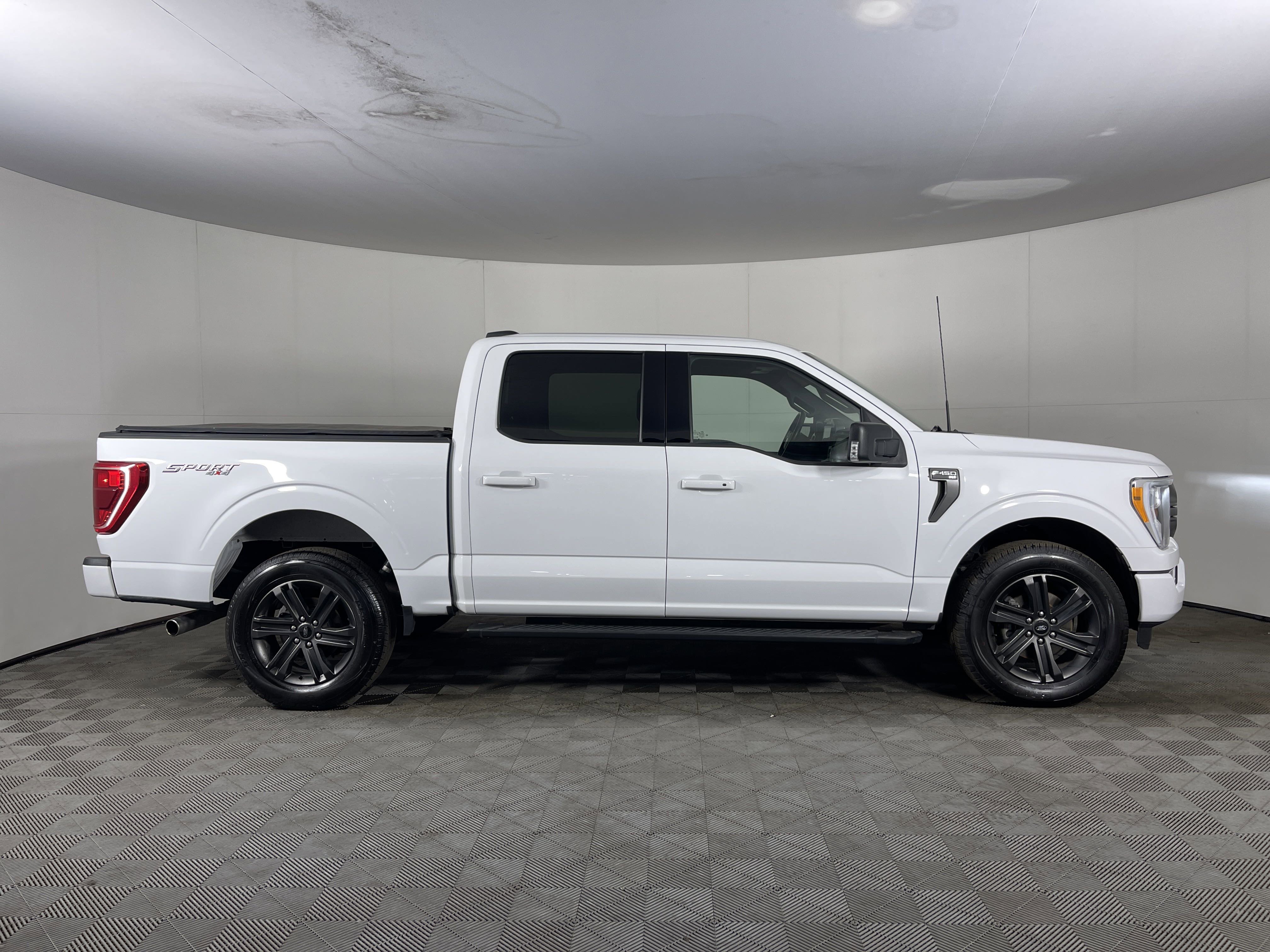 2022 Ford F-150 XL photo 16