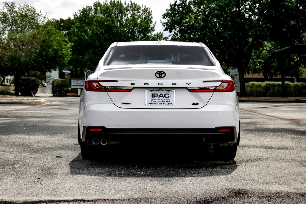 2025 Toyota Camry LE photo 5