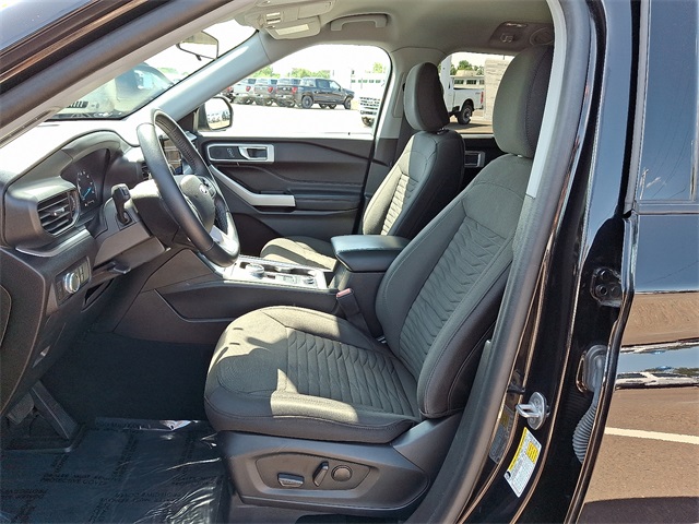 2021 Ford Explorer XLT photo 13