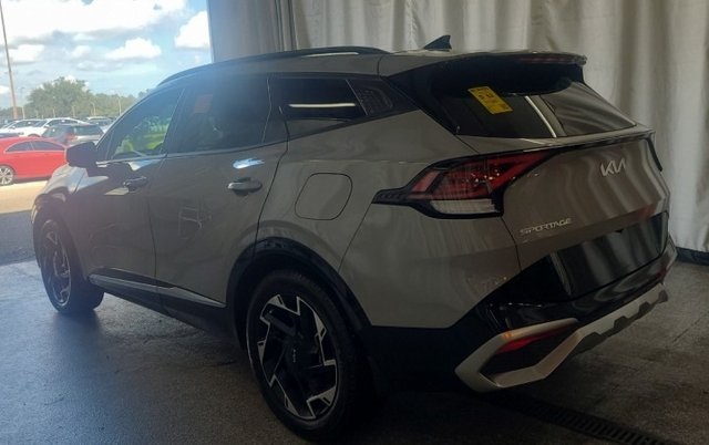 2023 Kia Sportage photo 2