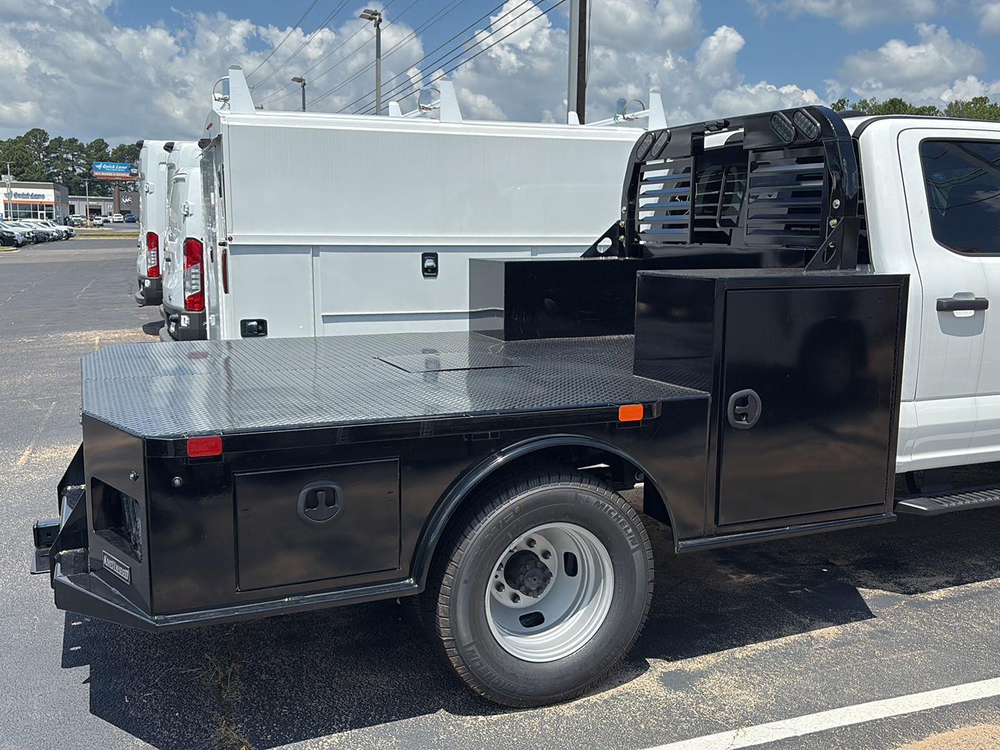 2025 Ford F-350 XL photo 2