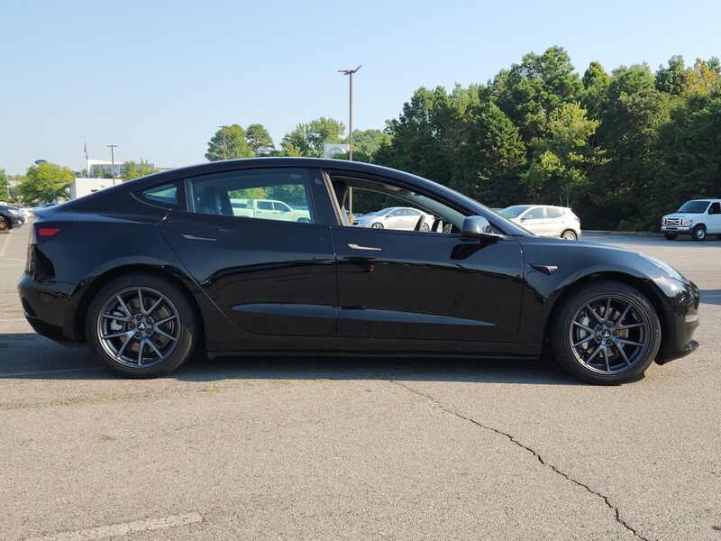 2021 Tesla Model 3 Standard Range Plus photo 2