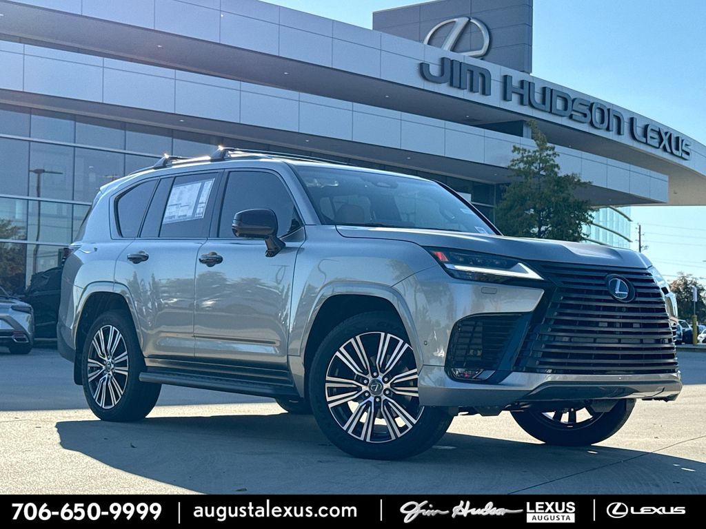 2025 Lexus LX Luxury's photo