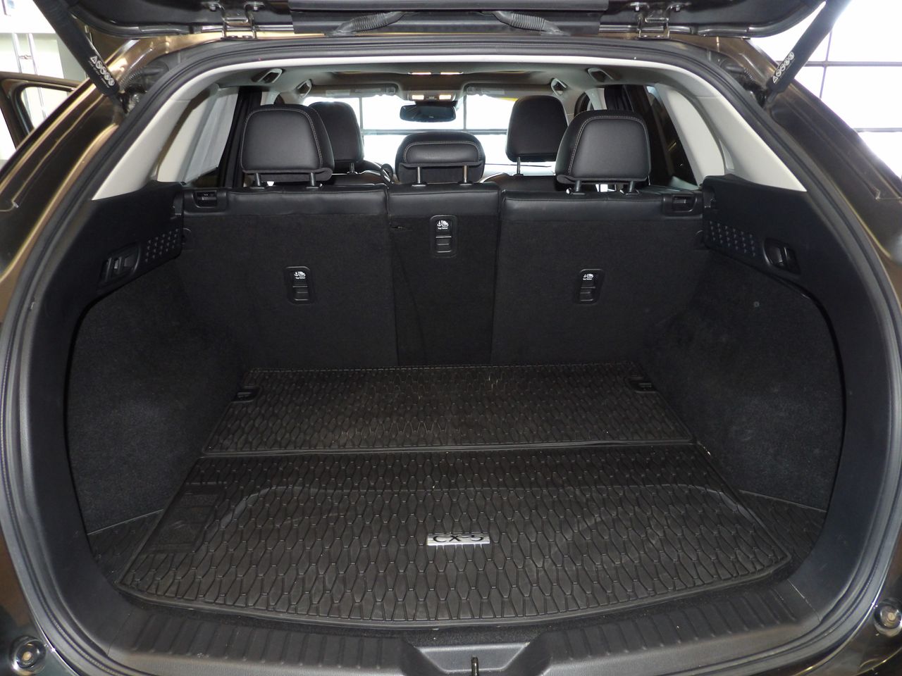 2022 Mazda CX-5 2.5 Premium Plus photo 17