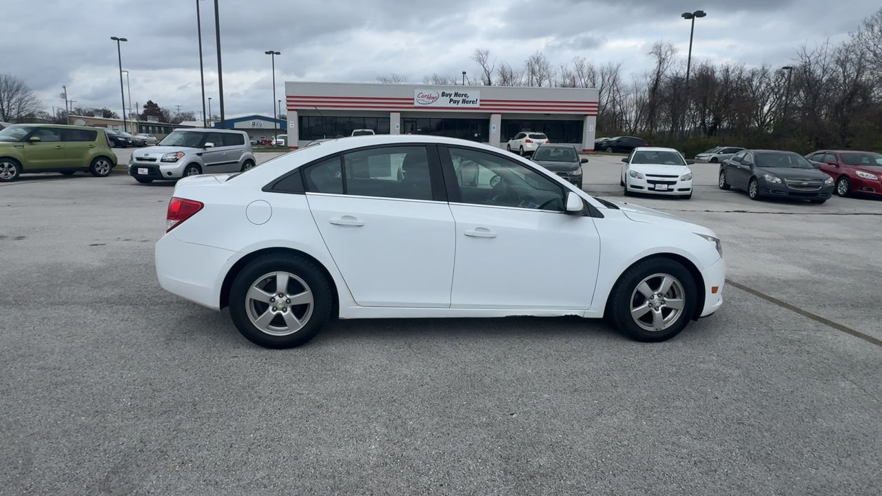 2013 Chevrolet Cruze LT photo 2
