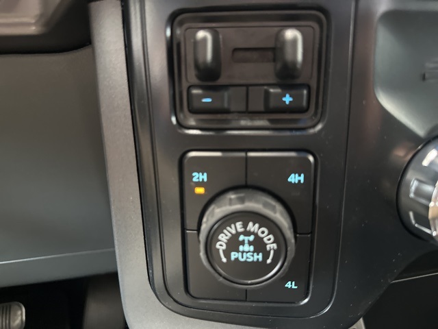 2025 Ford F-150 XLT photo 19