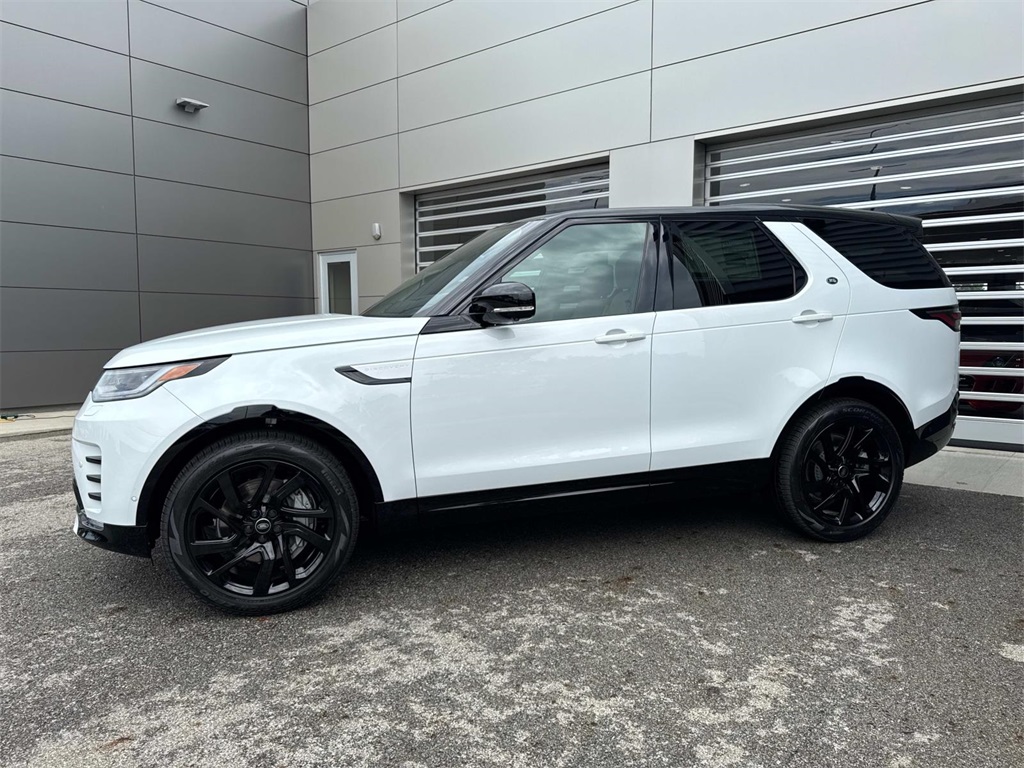 2025 Land Rover Discovery SE photo 3