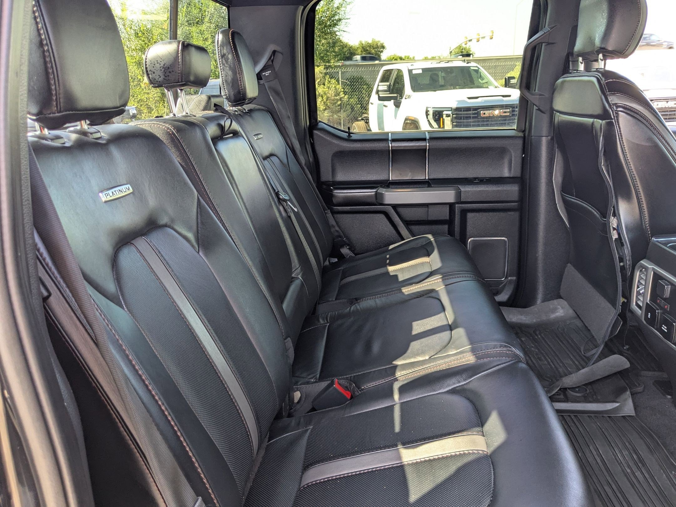 2020 Ford F-150 Platinum photo 27