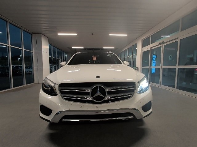 2018 Mercedes Benz GLC 300 photo 2