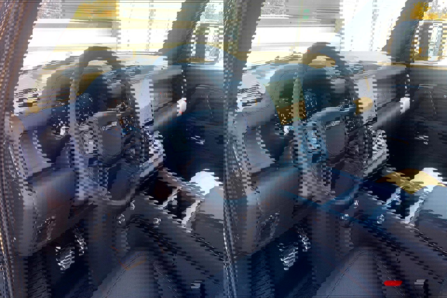 2025 Land Rover Defender 110 X photo 4