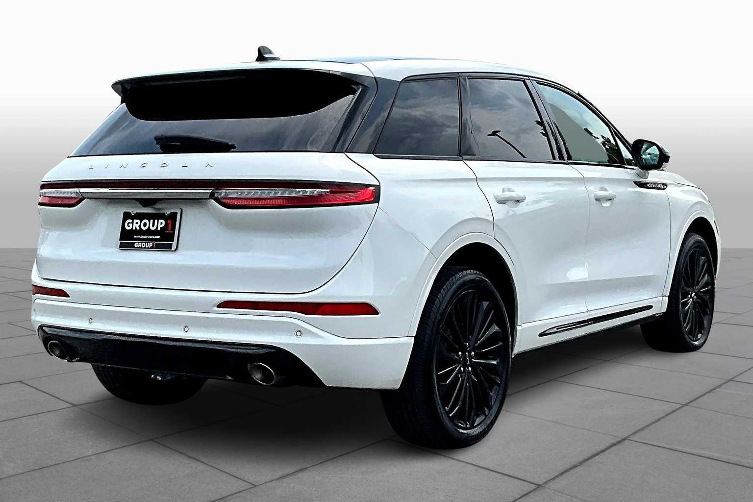 2023 Lincoln Corsair Standard photo 11